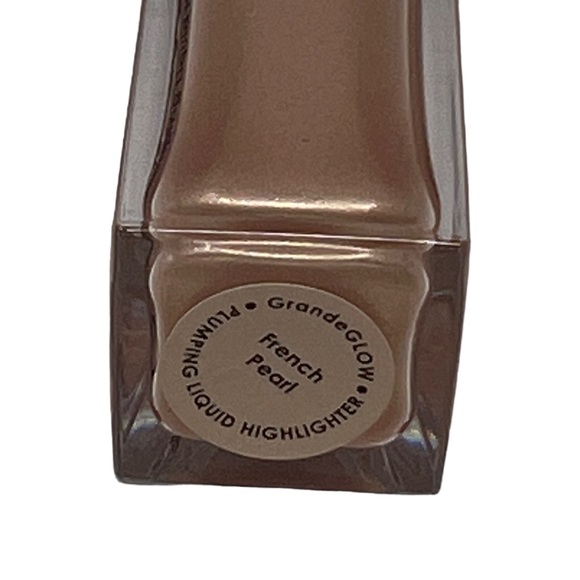 Grande GLOW Plumping Liquid Highlighter in FRENCH PEARL - Picture 4 of 7
